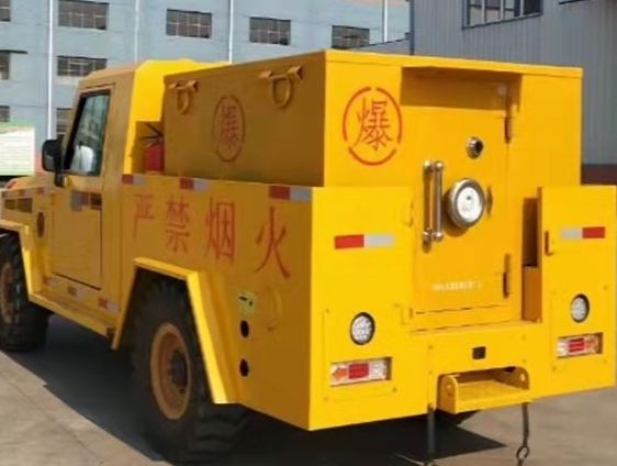 察雅凯龙爆破器材运输车：保障爆破任务的安全运行