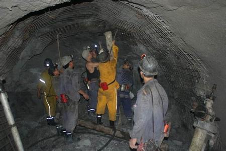 察雅工程爆破中的危险因素分析以及应对工程爆破危险的措施